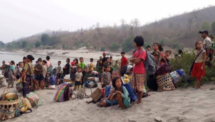 Myanmar, i profughi karen in fuga verso la Thailandia e si precipita verso forme di povertà abissale