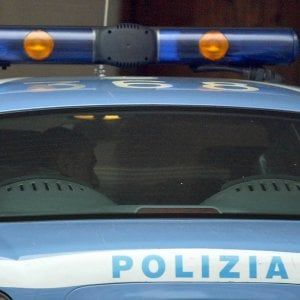 Roma, prende a pugni la moglie e la minaccia di morte: arrestato