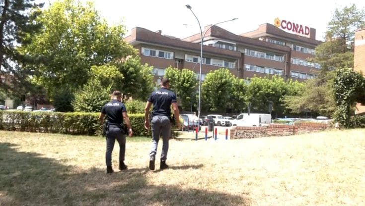 Pusher in azione vicino alle scuole Grosso: arrestato