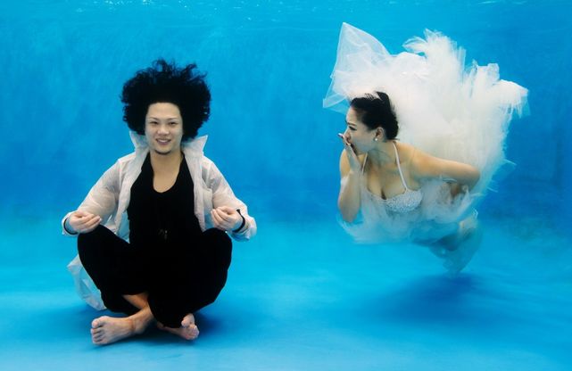 Matrimoni in apnea: le foto si fanno sott'acqua