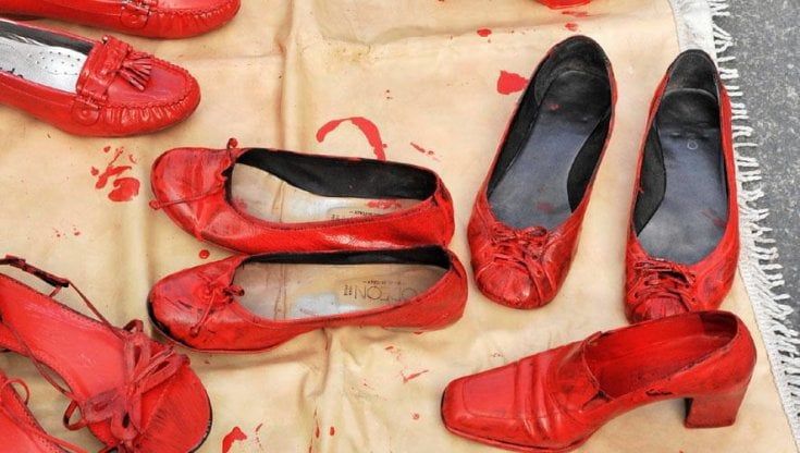 Prato, la storia: "Lui mi trattava da schiava". Una donna la salva indicandole il centro antiviolenza