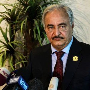 Libia, Haftar riprende il controllo dei porti petroliferi di Ras Lanuf e Sidra