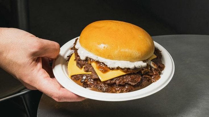 Lo smash burger del Gatto Nero 99 anni prima di JB
