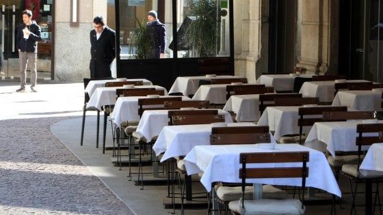 Effetto coronavirus, un italiano su due è pessimista sul futuro dell'economia. Il 44% teme di perdere il lavoro