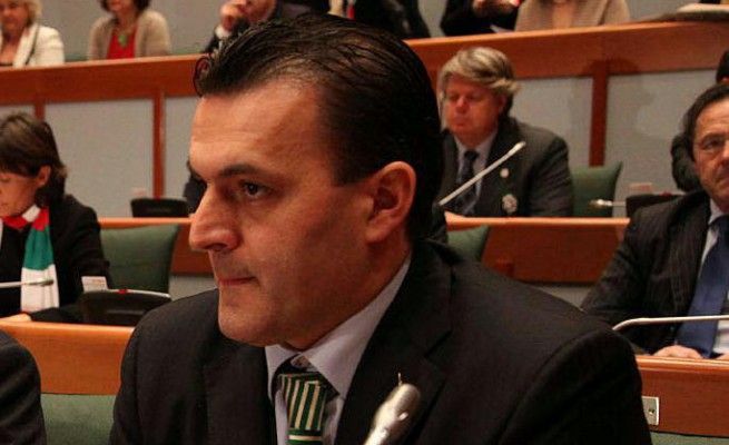 Ignazi: "La vittoria di Cuperlo un risultato<br /> non casuale, qui la tradizione pesa molto"