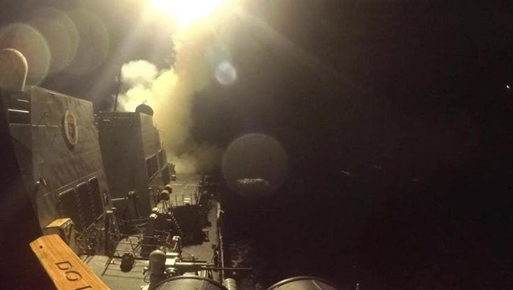 Attacco degli Usa in Iran, lanciate decine di missili Tomahawk. Le immagini diffuse dal Centcom