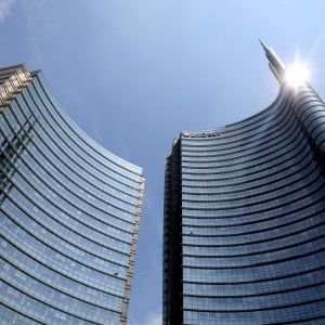 Unicredit precisa: "Tassi negativi solo per i conti sopra il milione di euro"