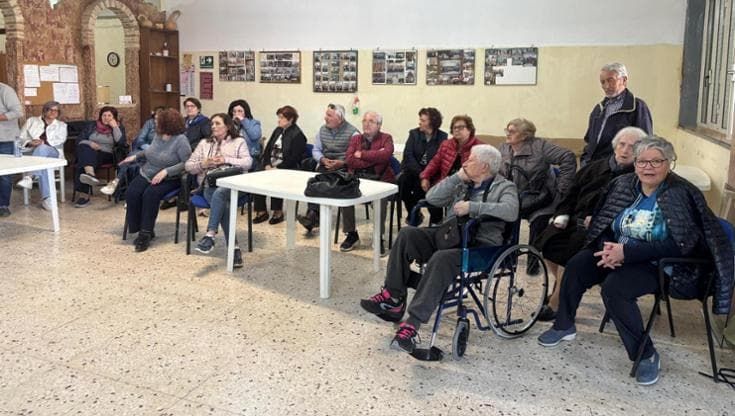 Il Comune di Enna deve liberare i locali, settanta anziani si barricano nel loro centro
