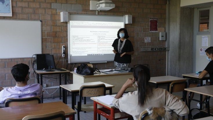 Scuola, arriva lo stipendio per migliaia di precari, ma con cinque mesi di ritardo