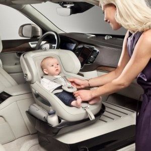 Bimbi in auto, un seggiolino per non dimenticarli