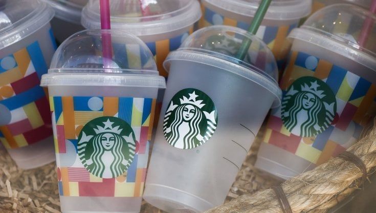 Starbucks apre il primo negozio solo take away a Milano: in via Torino il caffè da asporto come a New York