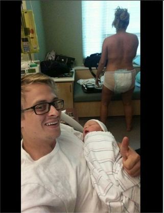 Usa, la verità della maternità: la foto "senza censure" della mamma dopo il parto
