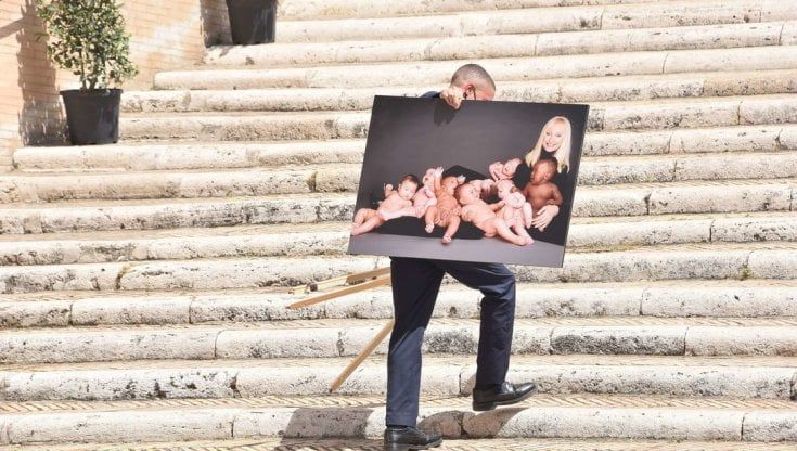 Raffaella Carrà, le ceneri il 4 settembre al santuario di Padre Pio: poi l'ultimo viaggio a Monte Argentario