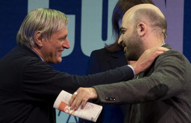 Stati generali dell'antimafia, l'abbraccio tra Don Ciotti e Saviano