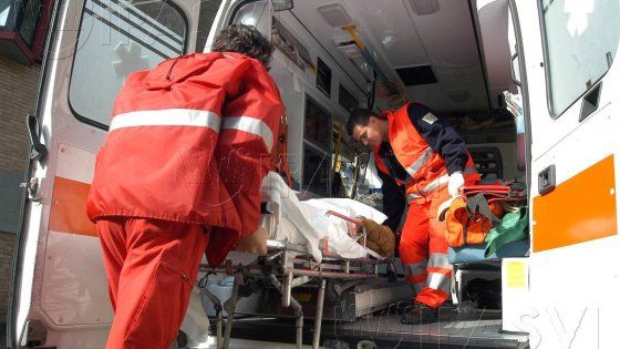 Brindisi, azzannata da un pastore tedesco senza museruola in pieno centro: è ferita al polpaccio