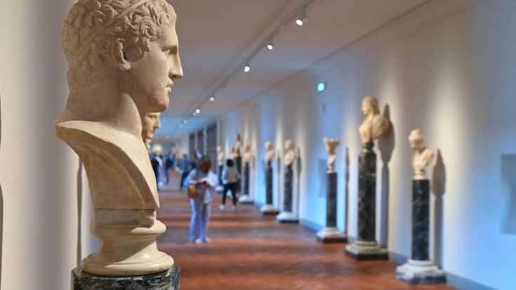 Uffizi: al Corridoio Vasariano partono le visite al tramonto nel percorso aereo più bello del mondo