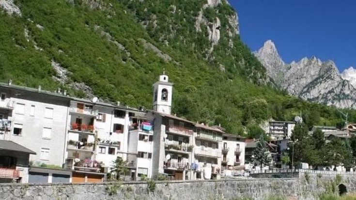 Frana in movimento in Valtellina, evacuate 300 persone nel comune di Val Masino