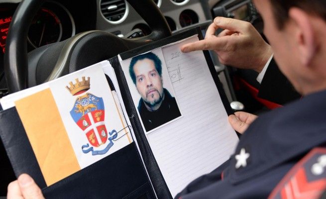 Gagliano, la pista porta in Francia<br />La fuga in autostrada con una pistola 7,65