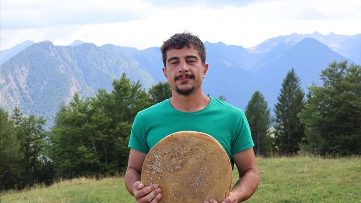 Davide Codazzi, il pastore-influencer valtellinese nel video delle Olimpiadi: “Che figo farne parte”