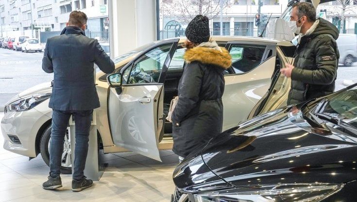 Mercato auto, a febbraio cresce del 17,4%