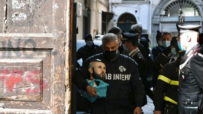 Napoli, Emanuele Sibillo: la rimozione del busto dalla cappella