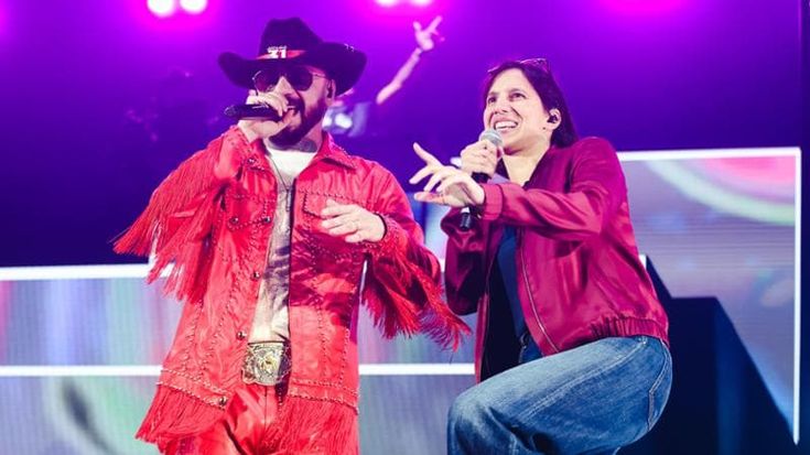 “Canta che ti passa”. Schlein con J-ax, la leader dem nell’epoca in cui comandare è intrattenere