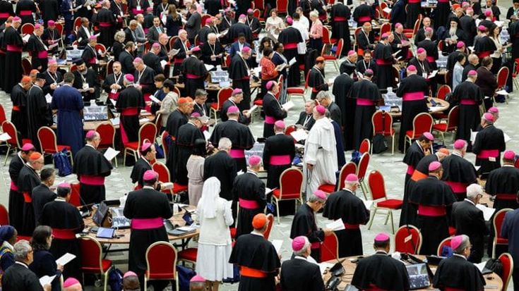 Sinodo mondiale: avanti con la discussione su gay, diaconesse, modifiche a seminari e liturgia