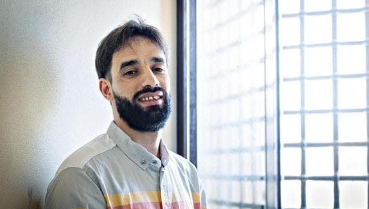 Alaa Faraj, il libro dopo la grazia concessa da Mattarella. “Io innocente, non sono uno scafista”