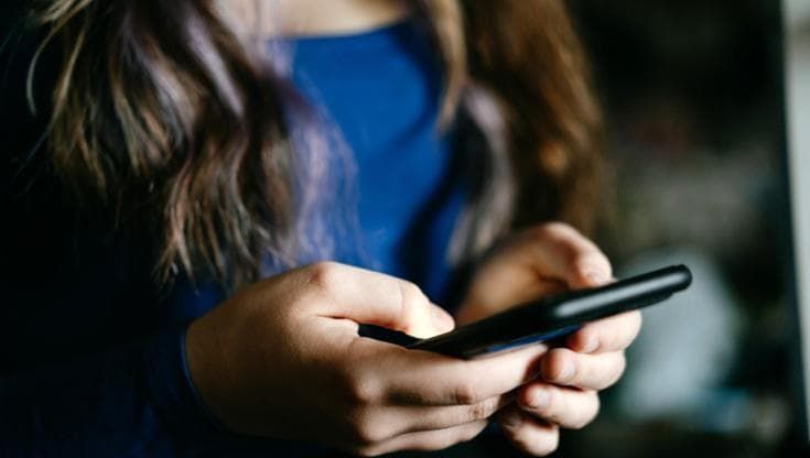 ChatGpt torna su WhatsApp in Europa: come avere l’IA tra i contatti