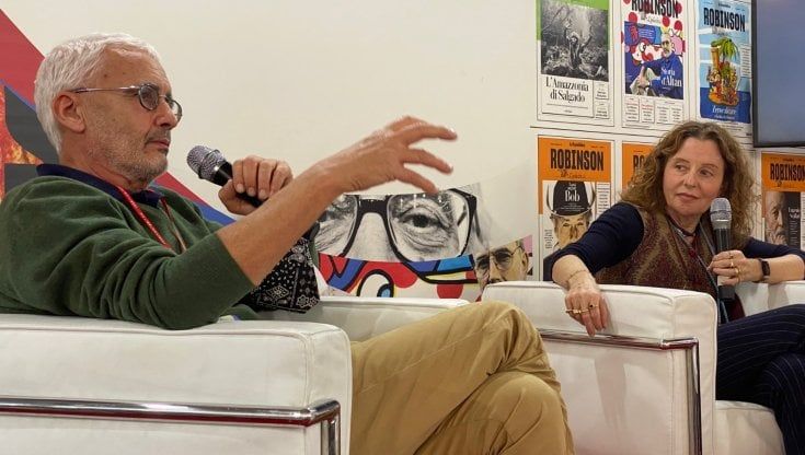 Arena Robinson, Silvia Ronchey racconta Hillman: "Così l'allievo di Jung ci insegna a salvarci facendo pace col pianeta"