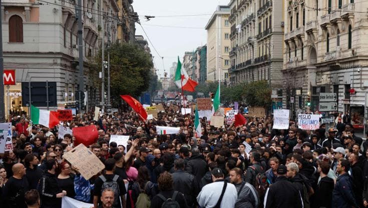 Carovita, verso lo sciopero di venerdì: “Bloccare senza rompere le vetrine”