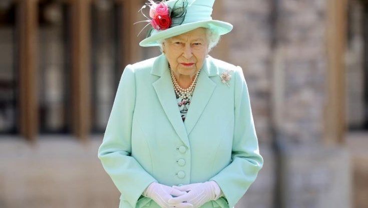 Regno Unito, continuano le preoccupazioni per la salute della regina