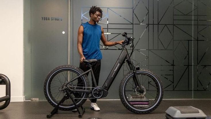 Freebeat Morph, l’ e-bike che è anche una cyclette e si ricarica allenandosi a casa