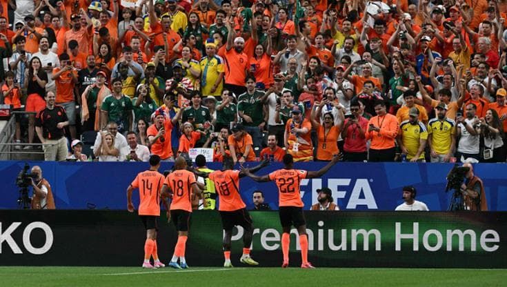 Olanda, un giorno da Arancia meccanica: Svezia travolta 5-1