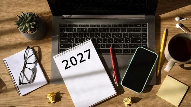 Il magro calendario dei ponti 2027, ma a Capodanno 14 giorni di vacanza con cinque giorni di ferie