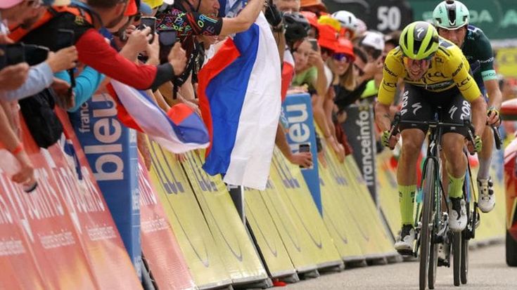 Delfinato, Roglic va in crisi ma salva il successo finale per 8”. Ultima tappa a Rodriguez