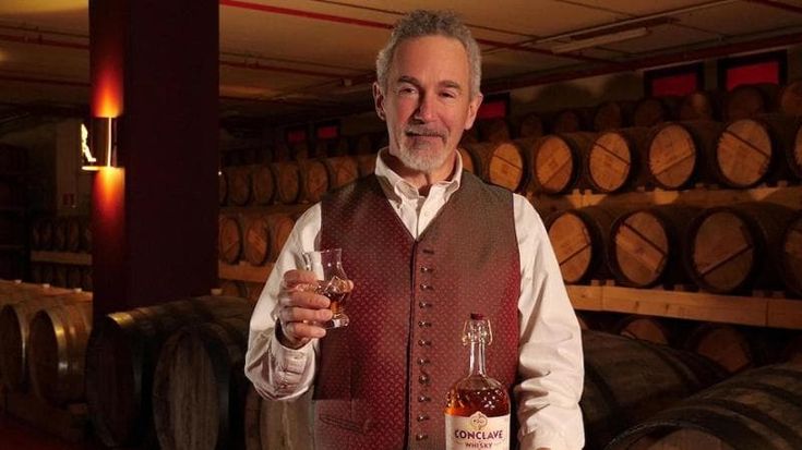 Whisky, prosegue il filone produttivo italiano: Poli lancia “Conclave”