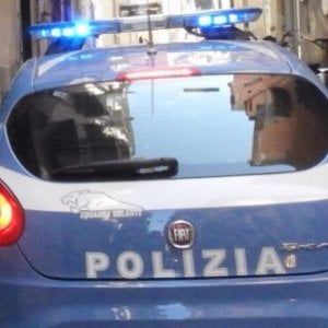 Estrae pistola durante lite, panico tra passanti a Brignole 