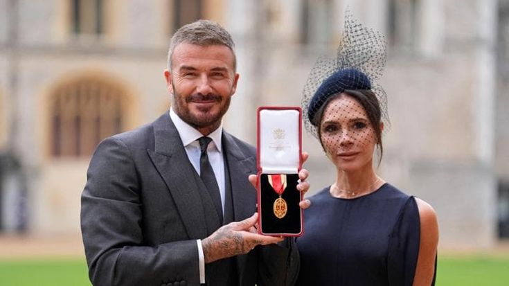 Beckham diventa Sir, nominato da Re Carlo per “i servigi al calcio”