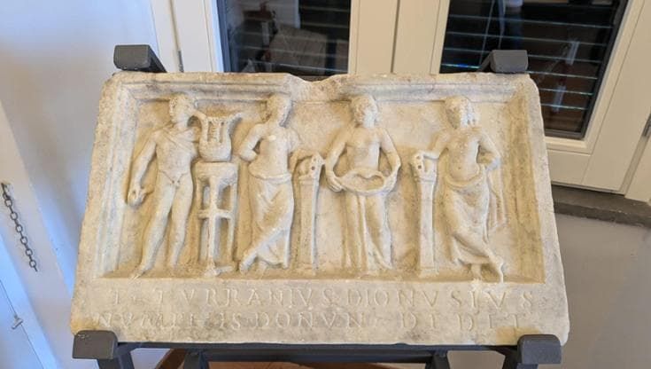 Ischia, al Museo di Pithecusae il rilievo votivo delle acque “miracolose”