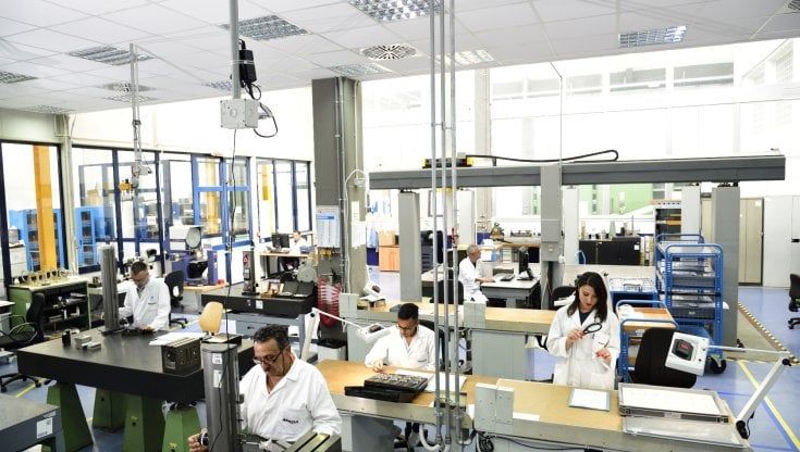 Fusaro, Mdba apre le porte al pubblico: ecco lo stabilimento che produce sistemi di difesa per la Marina militare