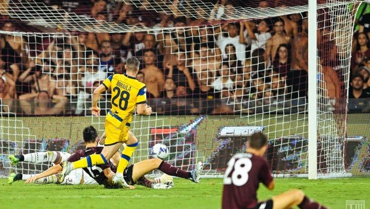 Il Parma c'è: vittoria a Salerno. Crociati avanti in Coppa Italia
