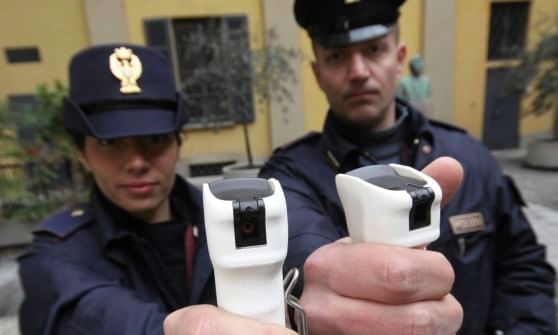 Sicurezza, s&igrave; allo spray al peperoncino per i poliziotti: al via la formazione per 480 agenti napoletani