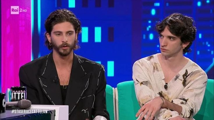 Fuga dai social: non solo Alessandro De Santis dei Santi Francesi. Tanti i vip che si allontanano dalla ‘dittatura’ dei like e degli hater