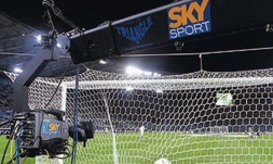 Yves Confalonieri: "Platini ci tuteli, cambi la Champions"
