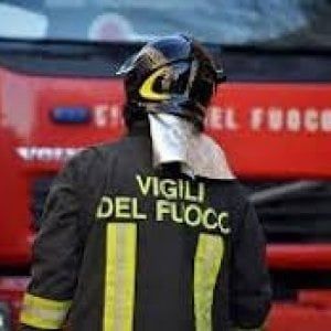 Roma,  lastra di lamiera di 4 metri cade dal tetto del Palazzo d'Arte moderna all'Eur