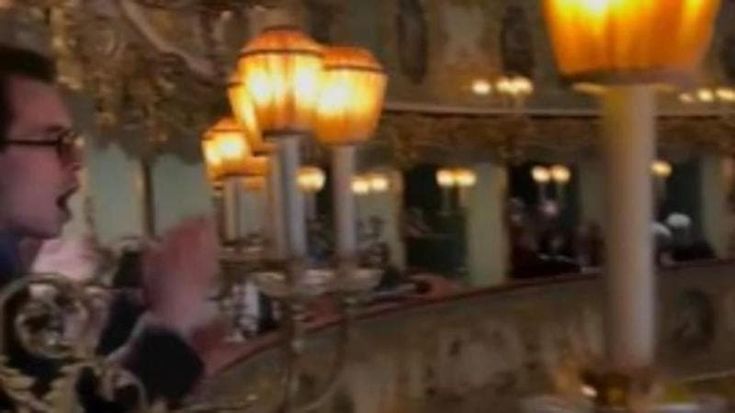 Fenice, Colabianchi contestato. La protesta del pubblico in platea: “Dimissioni!”