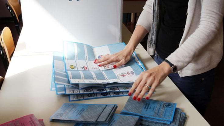 Comunali, si vota fino alle 15: subito dopo inizia lo spoglio