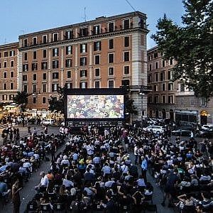 Virzì all'arena del Piccolo America: "Ferie d'agosto così attuale, fra destra e sinistra la sconta un immigrato"