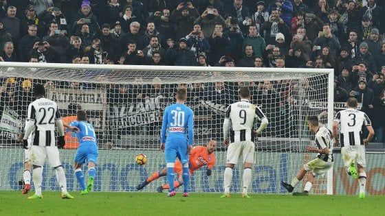 Juventus-Napoli 3-1, i bianconeri ipotecano la finale tra rigori e proteste